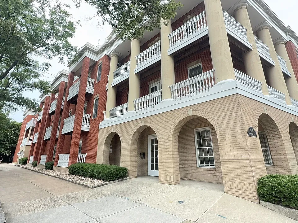 450 W Princess Anne Rd #308