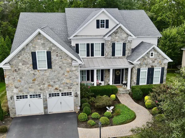 5836 Waterloo Bridge Cir, Haymarket, VA 20169