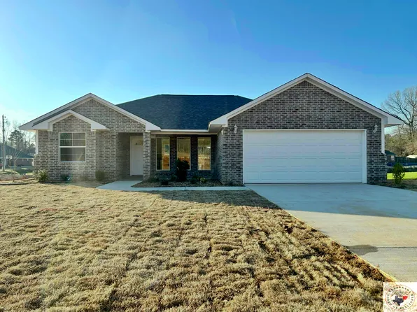 116 Village Pl, Wake Village, TX 75501