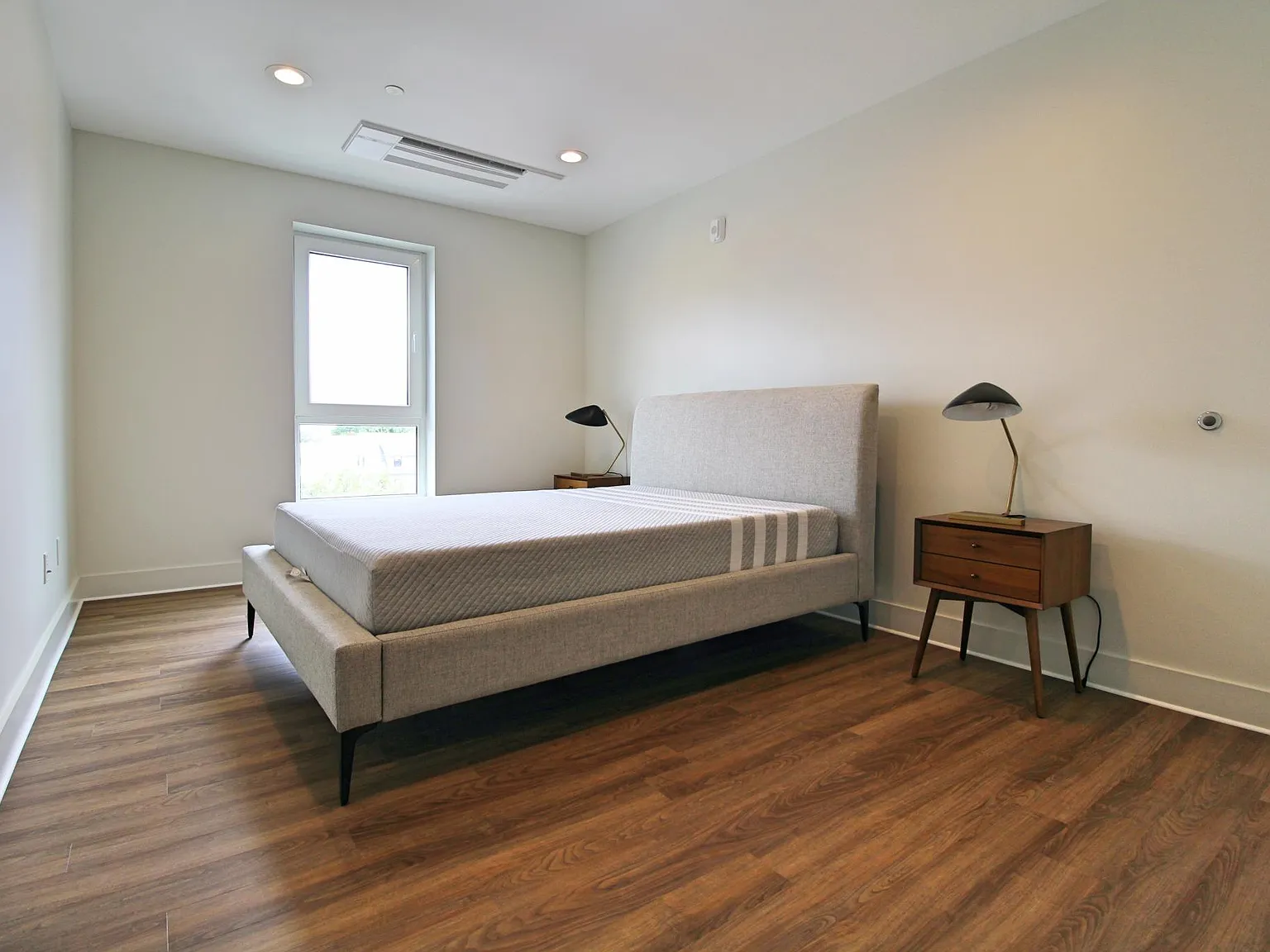 1 bed, 765 sqft, $2,100 — Photo 4