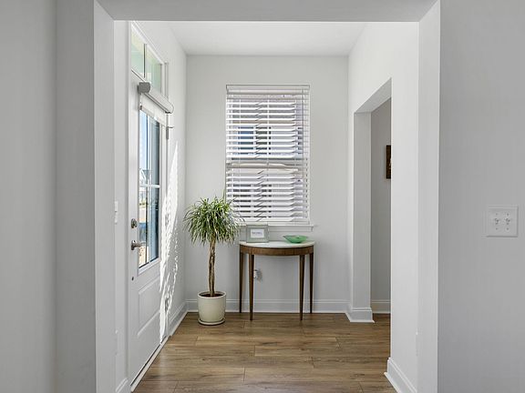 3rd image of 854 Wharton Ave