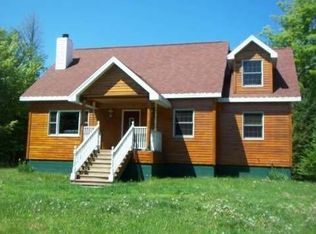 335 Foster Creek Dr, Marquette, MI 49855