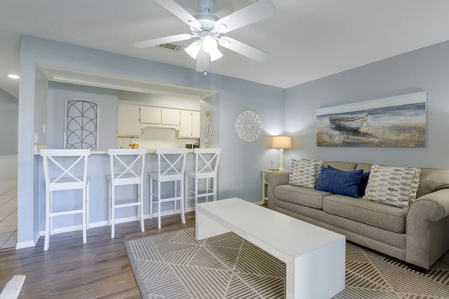 1 bed, 1.0 bath, 592 sqft, $1,888 — Photo 1
