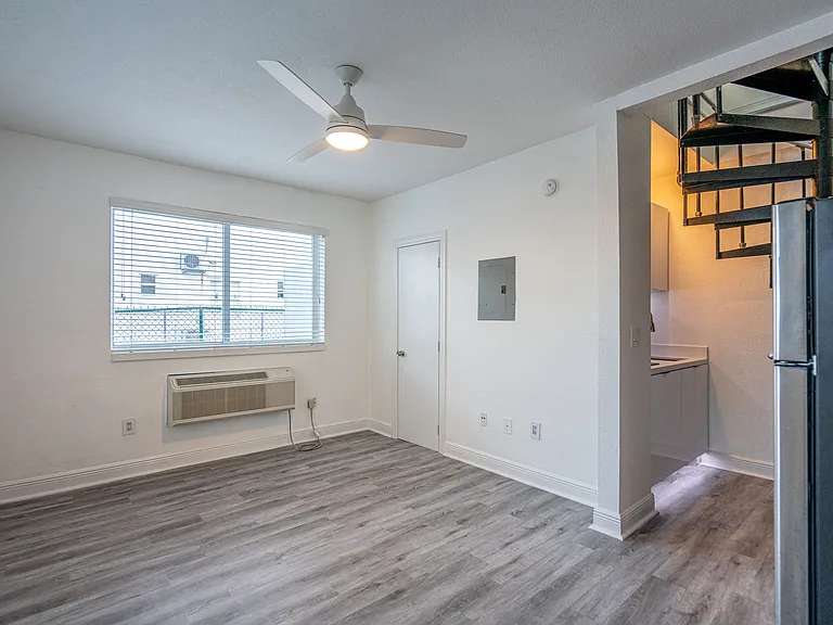 7315 Carlyle Ave #6 — Photo 6