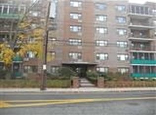 266 Pelham Rd APT 2E, New Rochelle, NY 10805