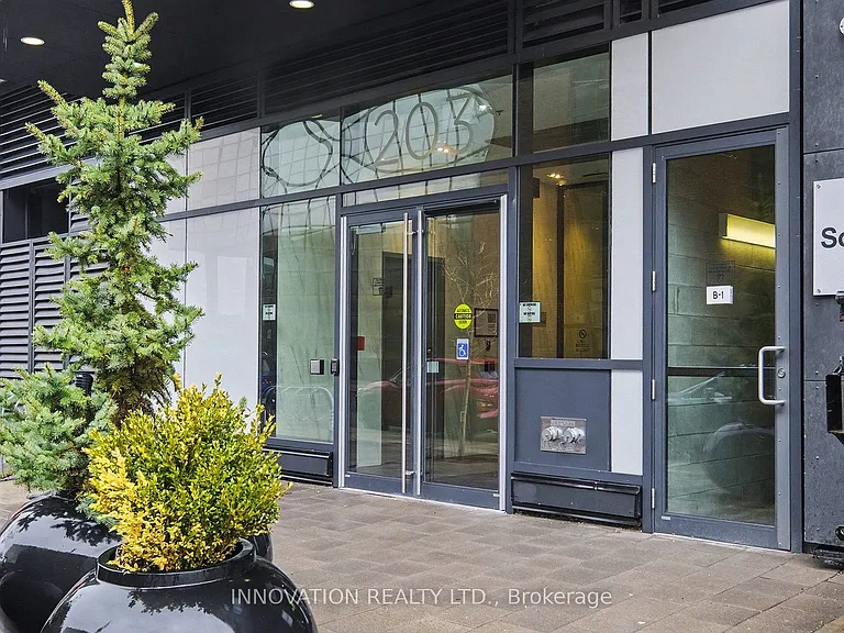 203 Catherine St #411 — Photo 3