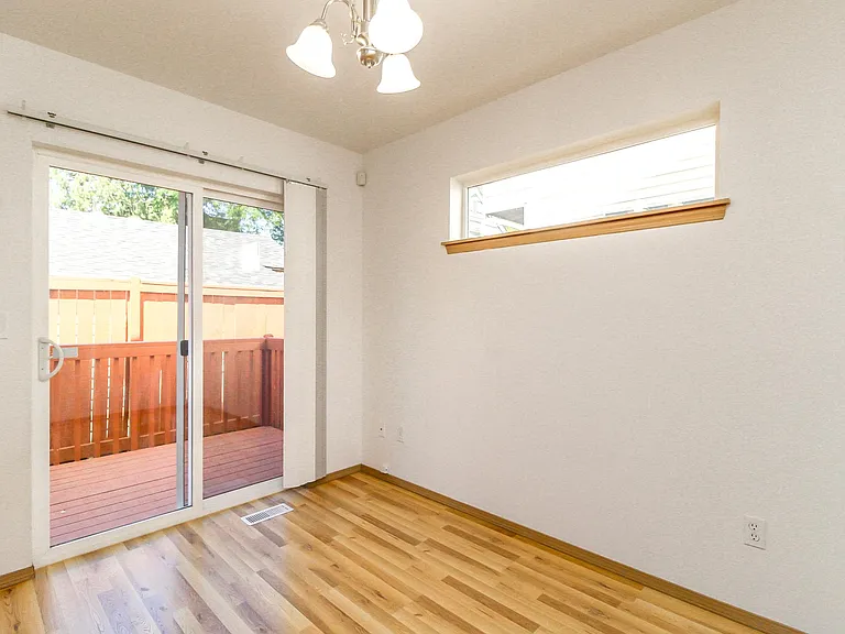 3307 S 43rd St — Photo 16