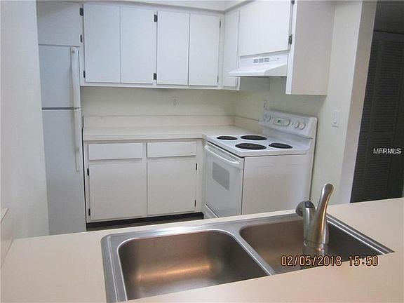 5th image of 2121 Wood St #131