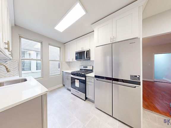 3rd image of 715 Commonwealth Ave #3