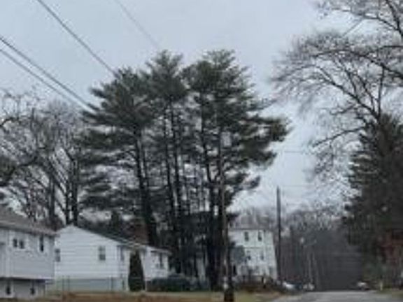 Exterior Neighborhood (street photo)