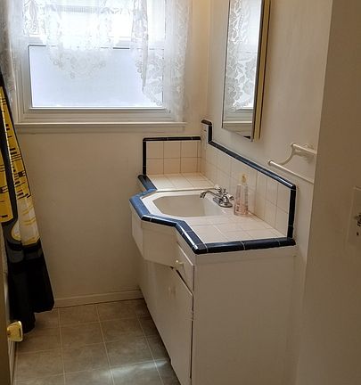 4th image of 17407 Gilmore St