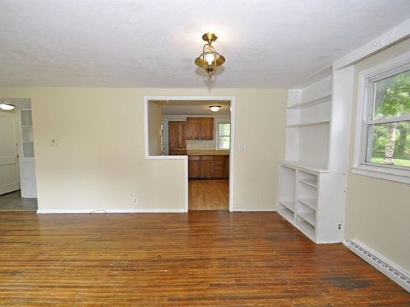 3rd image of 1325 Joyce Dr