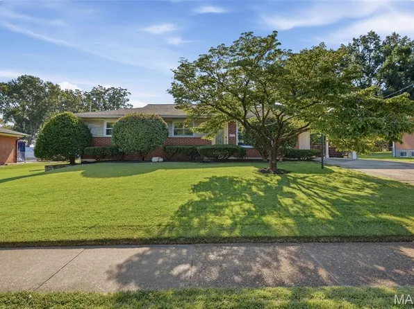 9132 Clydesdale Dr, Saint Louis, MO 63126