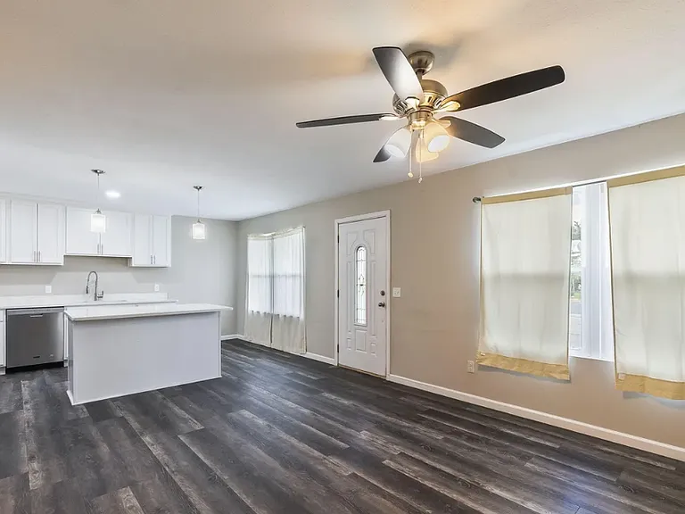 2716 Oak Hammock Dr — Photo 8