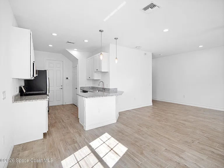 1455 Isabella Dr #101 — Photo 6