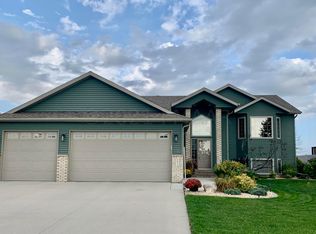 4014 10th St S, Moorhead, MN 56560