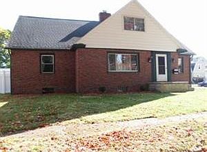 1st image of 4 Beverly Pl