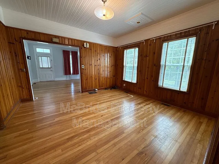 2754 Hazel St — Photo 5