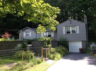 30 Amherst St, Granby, MA 01033
