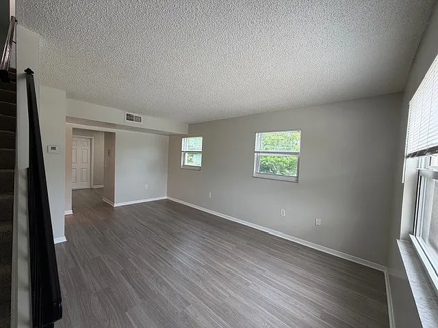664 SW 35th St #6 — Photo 13