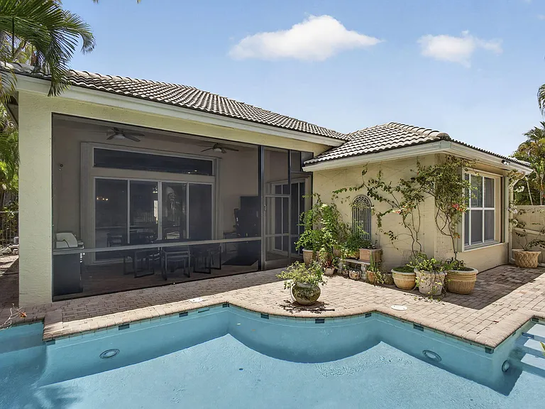 10880 Northgreen Dr — Photo 41