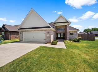 1720 Woodhause Cir, Pea Ridge, AR 72751