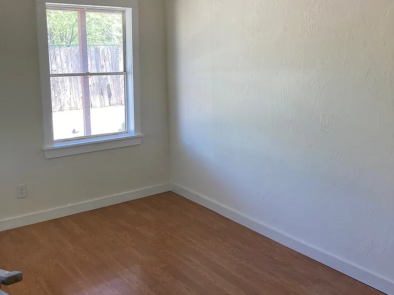 2918 N Geronimo Ave — Photo 2