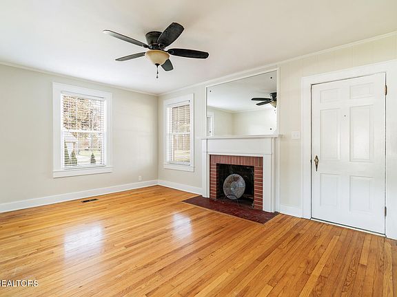 5th image of 809 Highland Dr