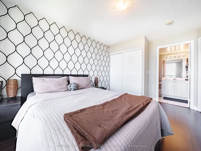 17 Barberry Pl #808 — Photo 33