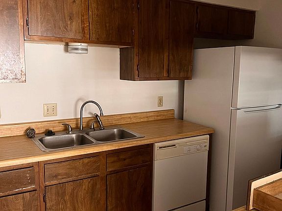 2nd image of 2902 NW 46th St Unit A