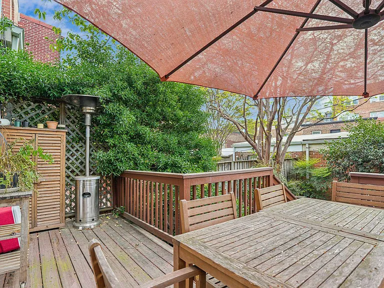 629 A St NE — Photo 26