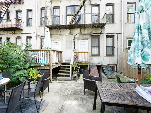 1689 Gates Avenue image 2 of 21