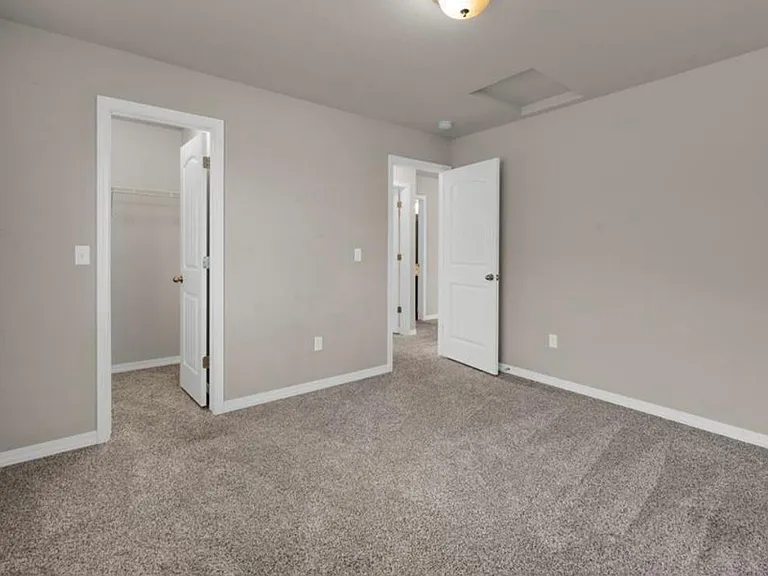 7567 Benecia Dr — Photo 18