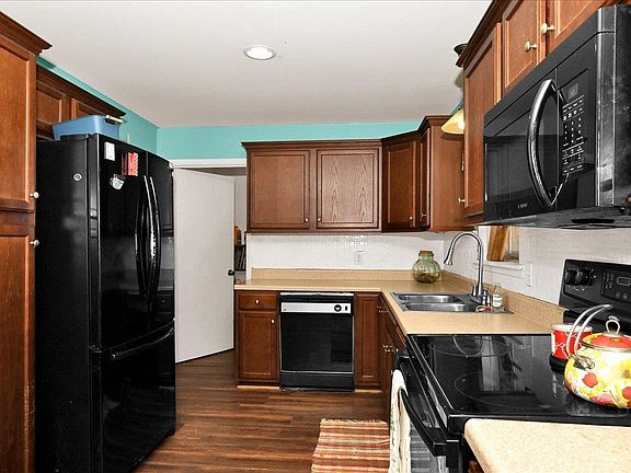 5th image of 1407 Briarwood Dr SE