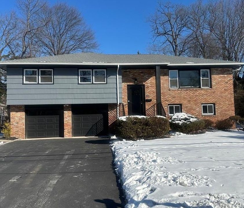1st image of 395 Stirling Ave