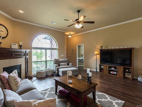 3rd image of 3206 E Fairmont Pl