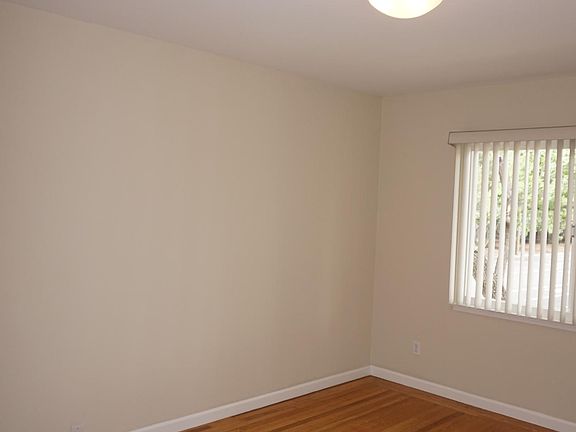 2nd image of 495 Waverley St #Kj1huss72