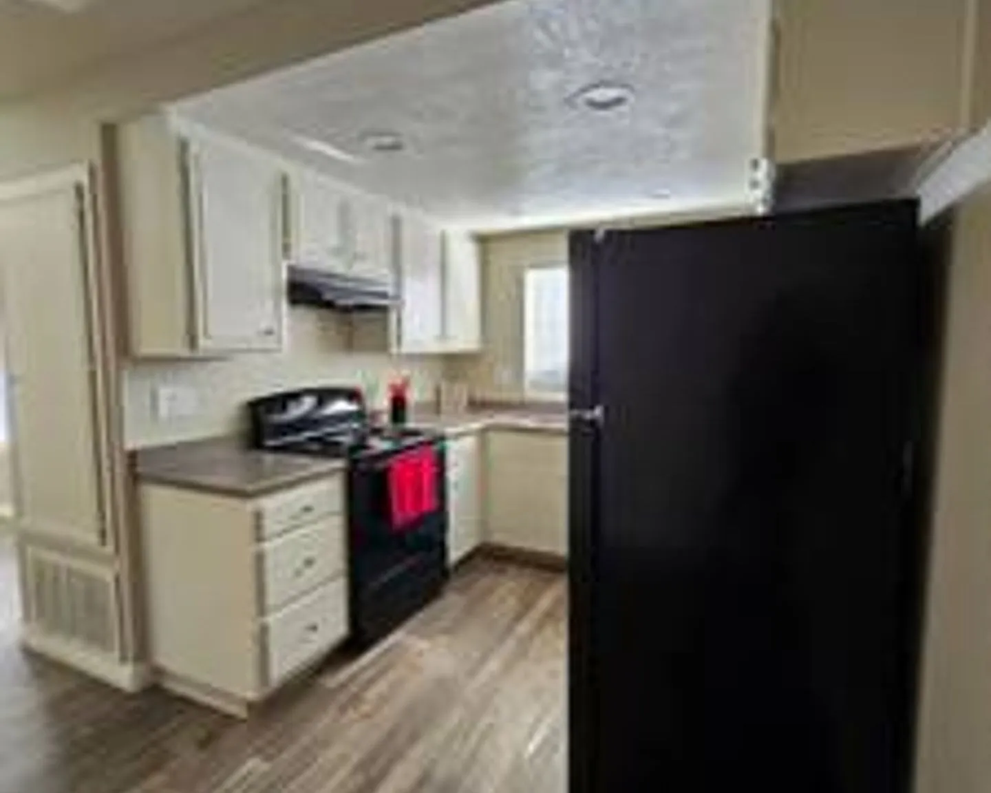 Lakeshore Terrace — Photo 4