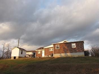 2nd image of 110 Dunlap Dr NE