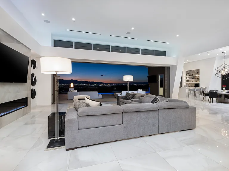 663 Palisade Rim Dr — Photo 2
