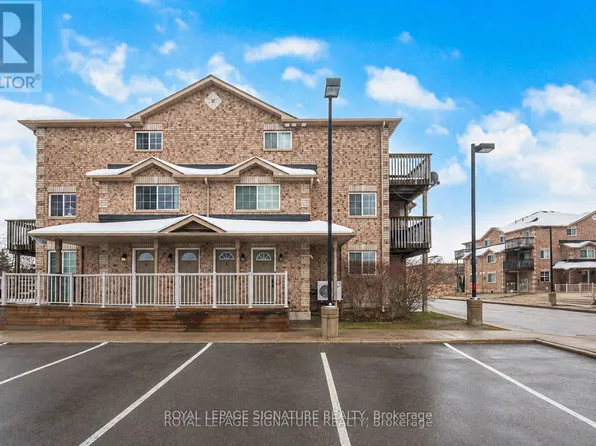 89 Goodwin Dr #5, Barrie, ON L4N 6K4