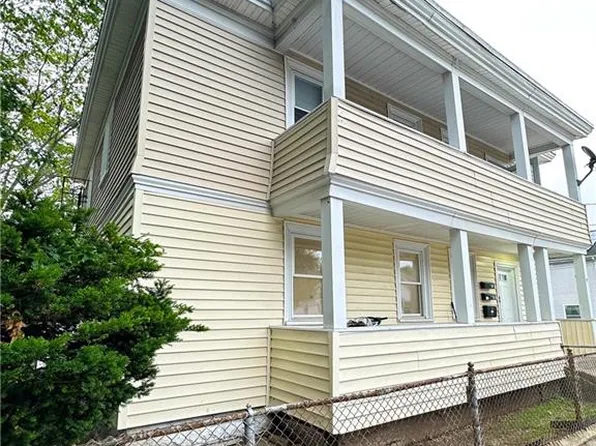 9 Octavia St, Providence, RI 02909