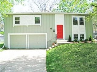 908 S Montclaire Dr, Olathe, KS 66061