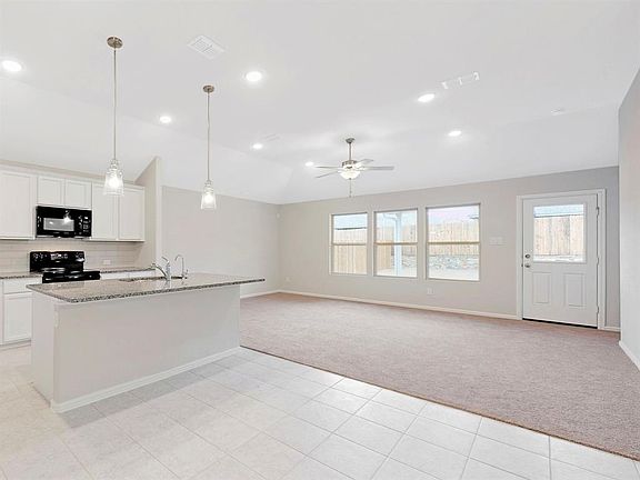 5th image of 2105 Auburndale Ave