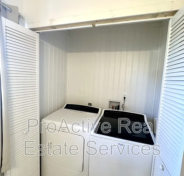 9385 Pine Tree Rd — Photo 6