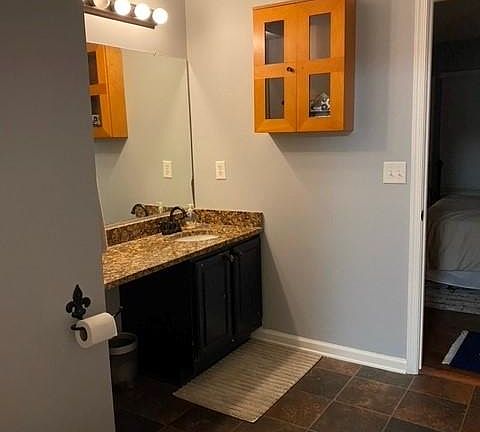 4th image of 735 Oak Mill Ln