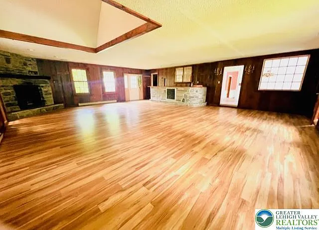 4 bed, 5.0 bath, 4544 sqft, $3,500 — Photo 3