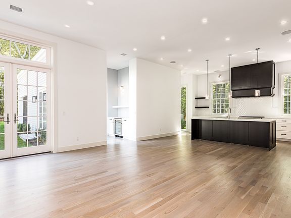 4th image of 18 N Haven Way