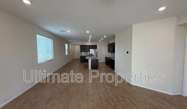 18148 W Daley Ln — Photo 3