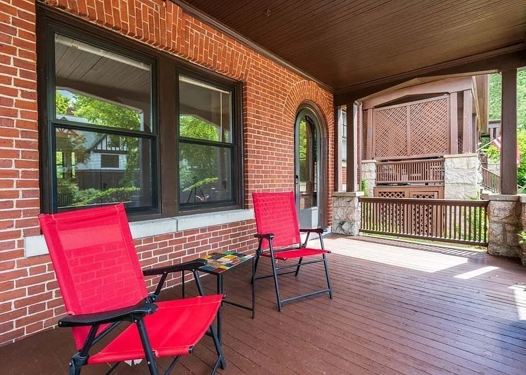 4 bed, 2000 sqft, $5,500 — Photo 2